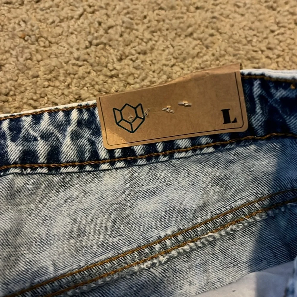 NWT Women’s Blue Turtle Denim Jeans Shorts Large